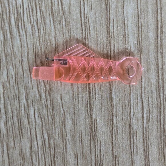 Free with Any Bundle Purchase! Fish-Type Sewing Machine Needle Threader - Picture 4 of 6